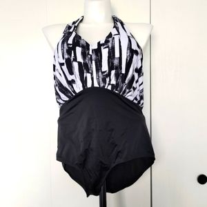 Swimsuits For All Black and White Halter One Piece Size 18